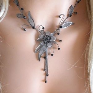 Black Flower Vine Necklace Set